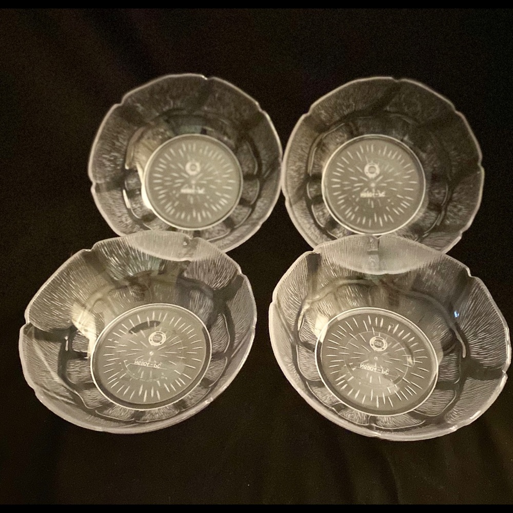 Carlisle Restaurant-Quality Salad Bowls-Set of 4 - Picture 3 of 6